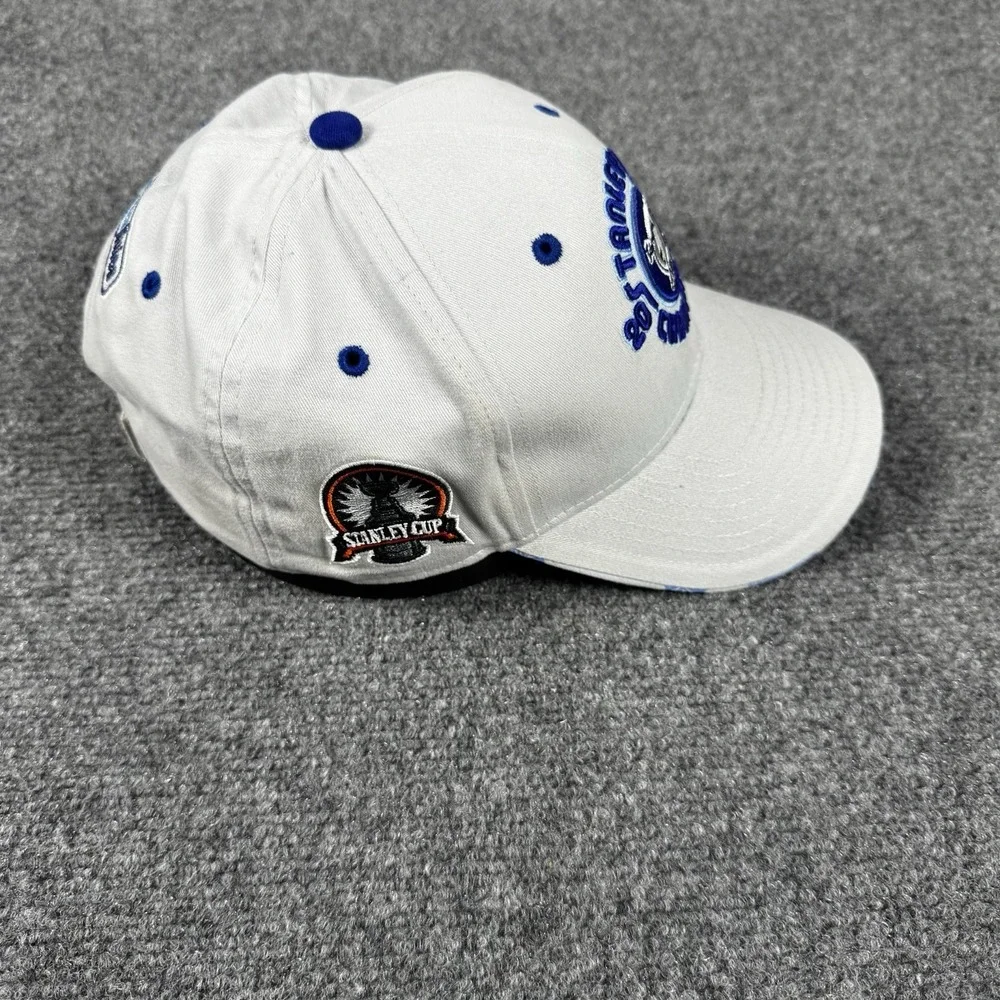 New Era NHL Tampa Bay Lightning Stanley Cup Champion 2004 Vintage Hockey Hat